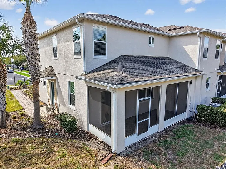 1323 Priory Cir — Photo 3
