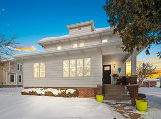 1118 Waugoo Ave, Oshkosh, WI 54901