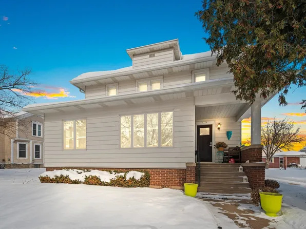 1118 Waugoo Ave, Oshkosh, WI 54901