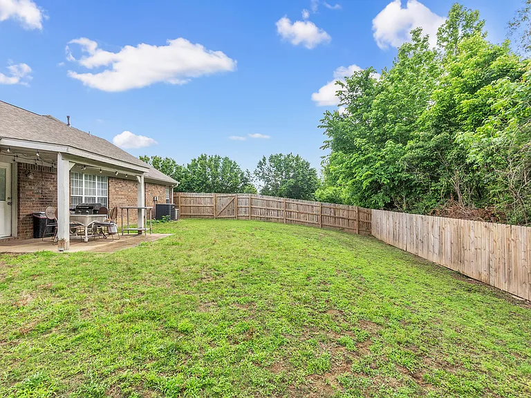 8301 Manhatten Dr — Photo 10