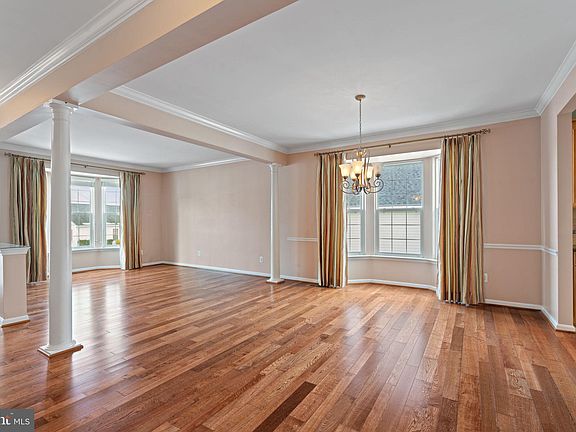 4th image of 17243 Four Seasons Dr