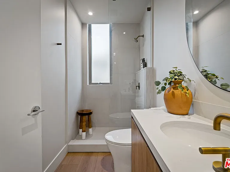 755 N Alfred St #B — Photo 6
