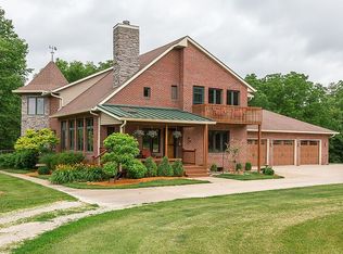 27650 90th Ave, Donahue, IA 52746