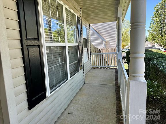 4th image of 2027 Mallard Woods Pl