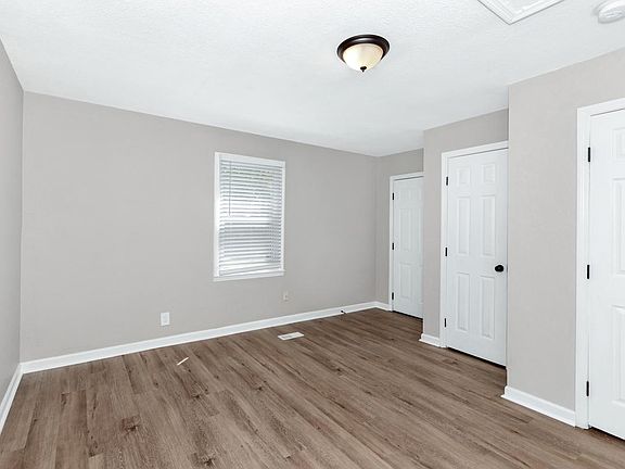 3rd image of 2903 Hart Dr NW