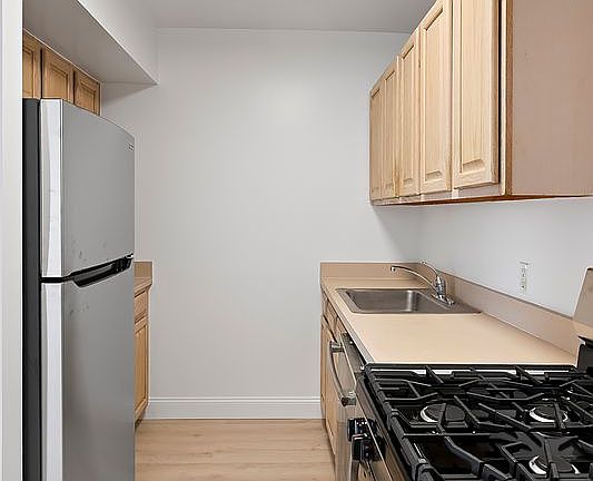 3rd image of 1901 Madison Ave APT 616