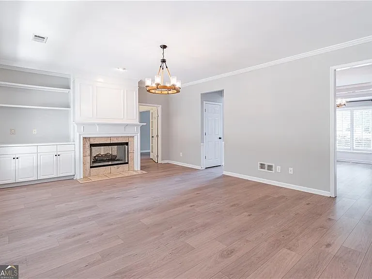 5491 Oxford Chase Way — Photo 16