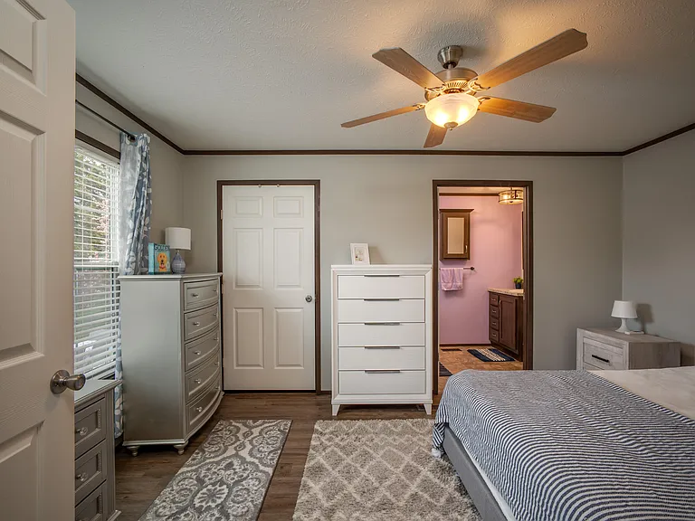 183 Flicker St — Photo 11