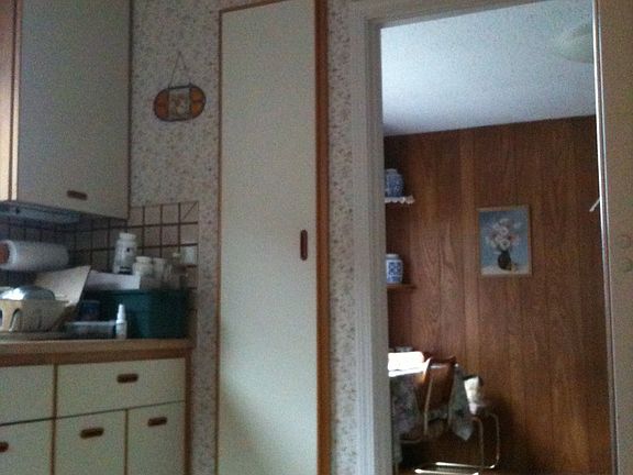 Spice Cabinets, 9' Ceiling