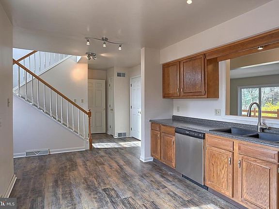 4th image of 1735 Creek Vista Dr