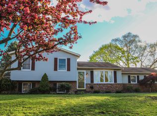 15 Allen Dr, Hanover, PA 17331