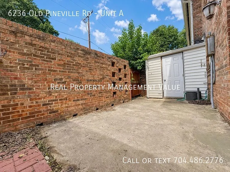 6236 Old Pineville Rd #A — Photo 20