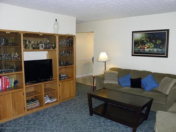 4th image of 315 Tower Dr