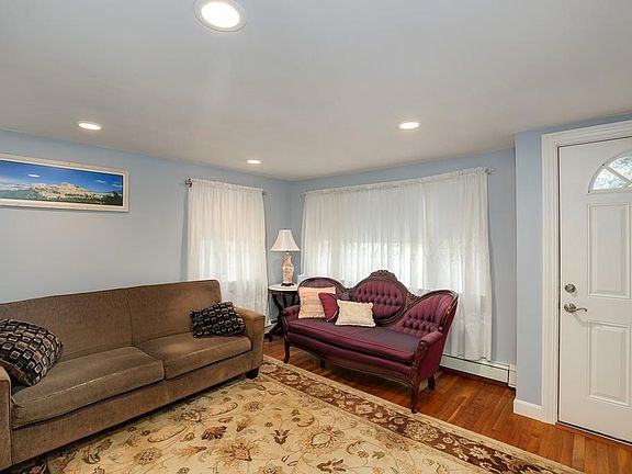 4th image of 91 Bruce Rd