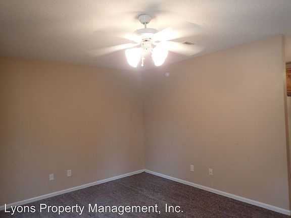 4th image of 1423 E Moore St APT A