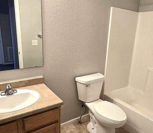 5th image of 3915 Ariel Ave #A