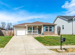 823 Twin Oaks Dr, Henryville, IN 47126