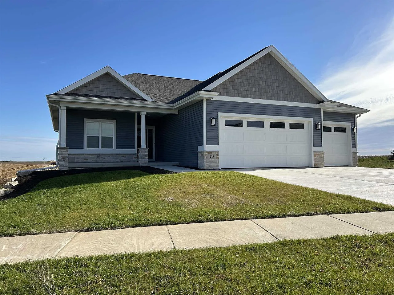 815 Capitol Drive photo 1