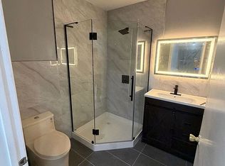 28 Powderhorn Ct, Woodbridge, NJ 07095