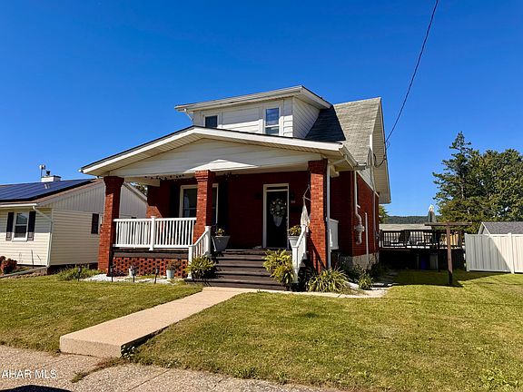 3rd image of 717 Rockingham Ave