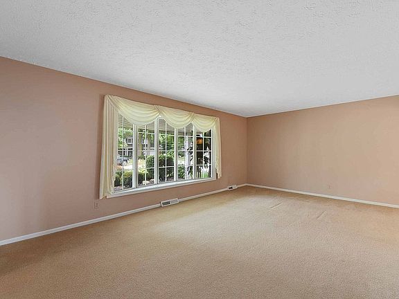 5th image of 3531 Beverly Hills Dr