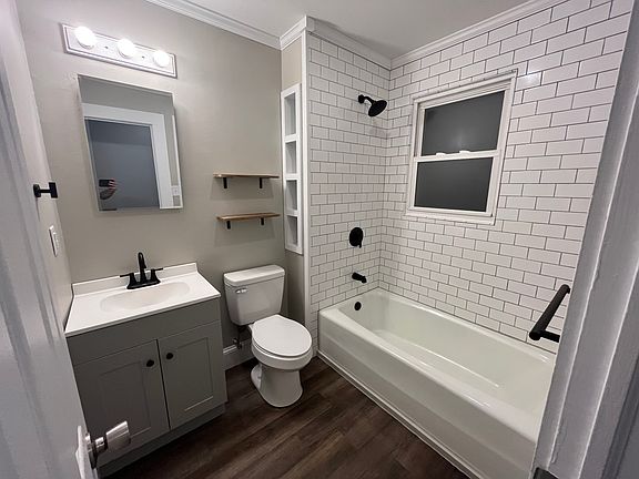 5th image of 1004 W B St