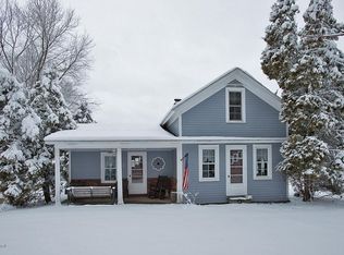 566 6th St, Plainwell, MI 49080