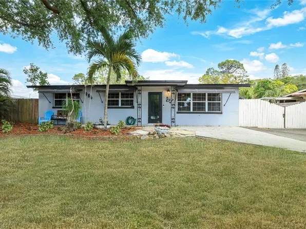 986 Coconut CIR W, NAPLES, FL 34104