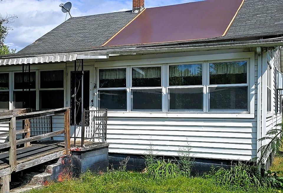 1st image of 152 5th St
