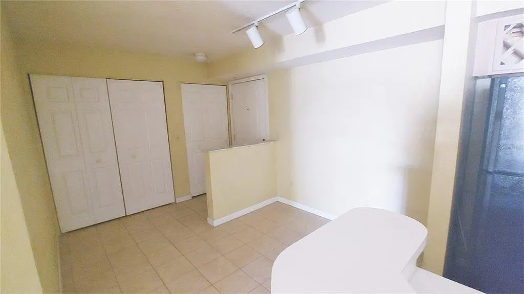 2 bed, 1.0 bath, 767 sqft, $1,425 — Photo 4