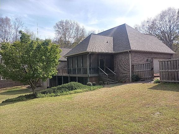 3rd image of 381 Hickory Ridge Rd