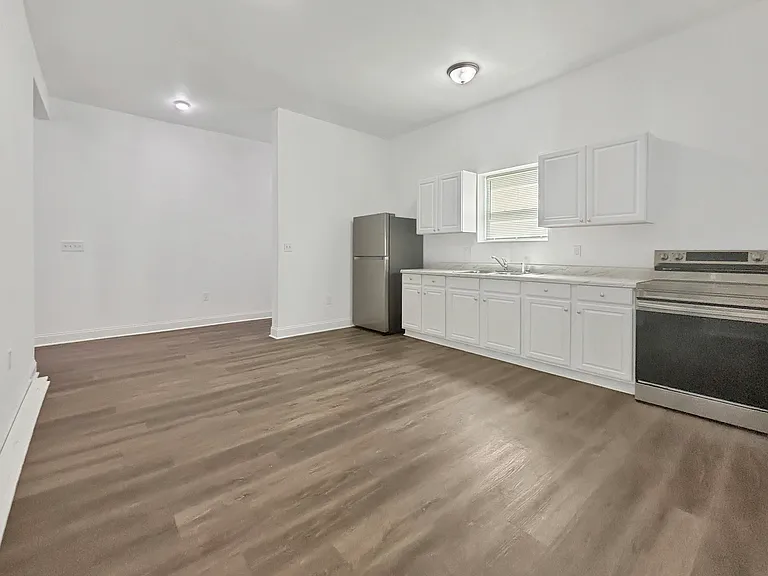 4030 N Miro St — Photo 2