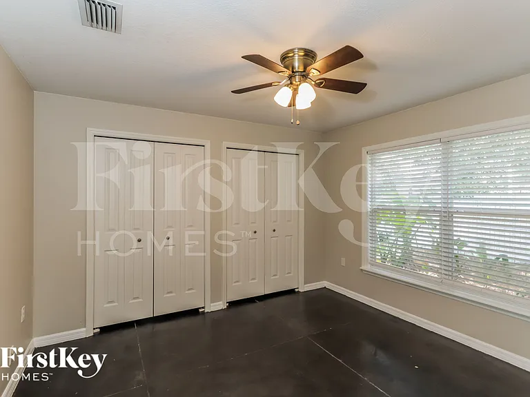 1411 Banbury Loop N — Photo 10