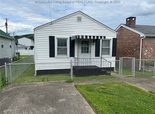 2366 Adams Ave, Saint Albans, WV 25177