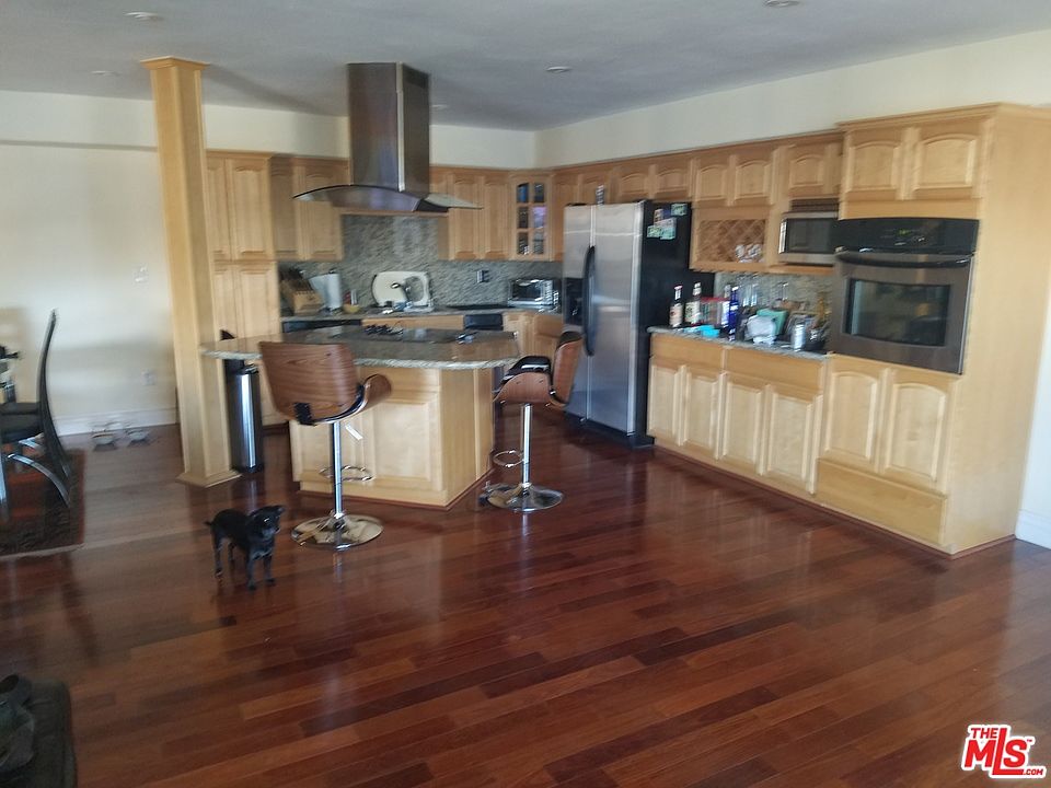 1st image of 5343 Yarmouth Ave Unit 305
