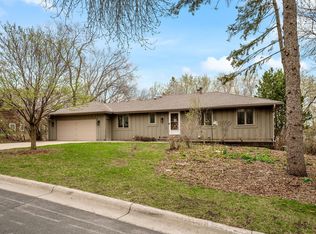 8107 Dakota Ln, Chanhassen, MN 55317