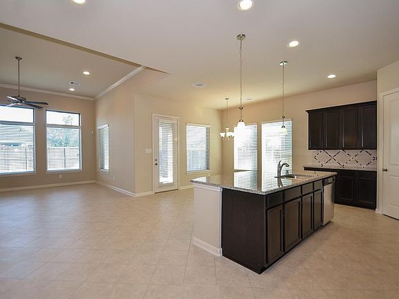 5th image of 28910 Hollycrest Dr