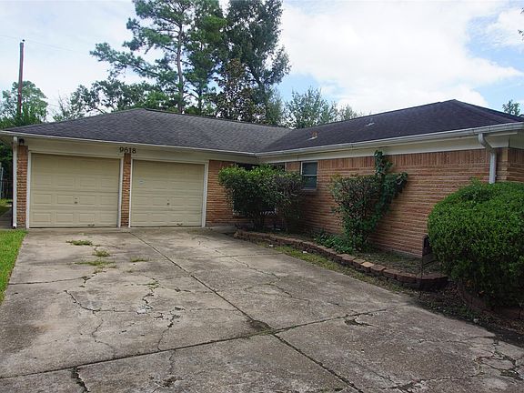 3rd image of 9618 Vogue Ln