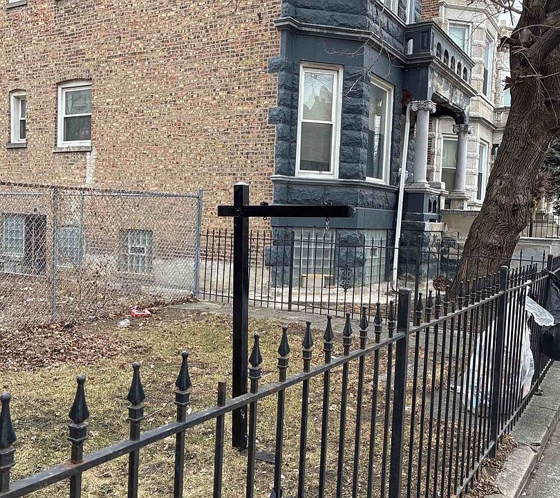 2nd image of 3929 W Monroe St