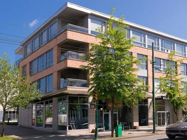 2630 Arbutus St #206, Vancouver, BC V6J 5L8