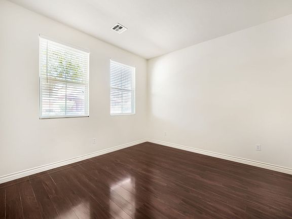3rd image of 3412 Osiana Ave