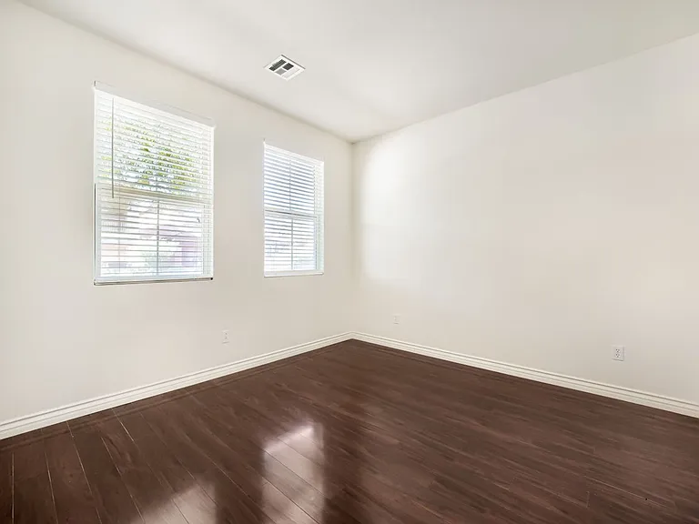 3412 Osiana Ave — Photo 3