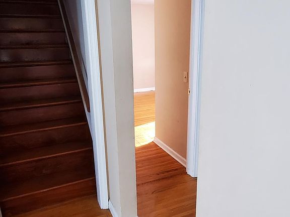 4th image of 113 Rossiter Rd