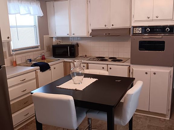 4th image of 918 N Colonial Cir