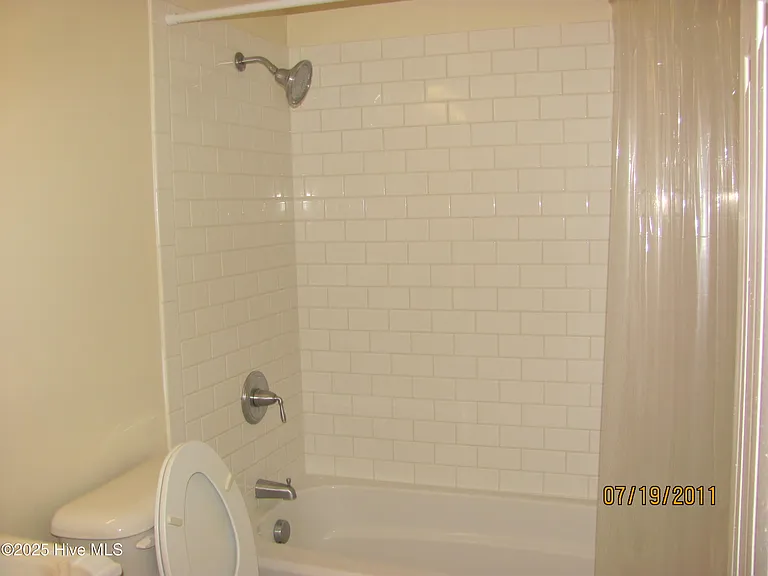 103 Short St #D — Photo 3