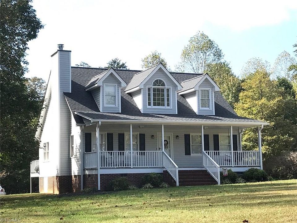 1st image of 110 Millbrook Dr