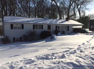 26 Bel Aire Dr, Groton, CT 06355