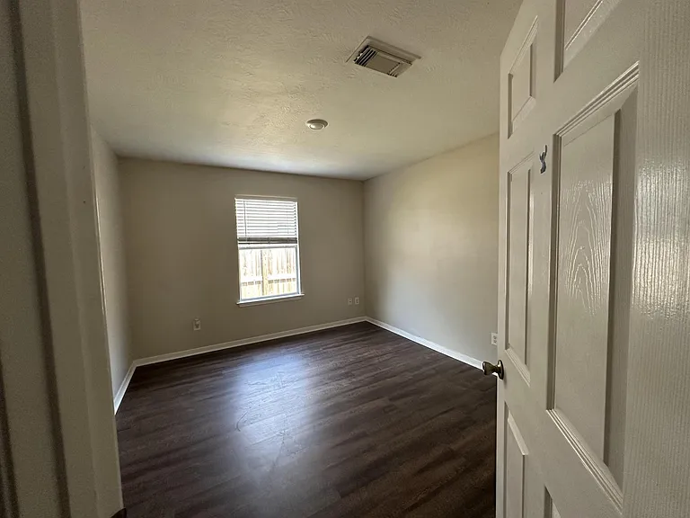 1034 Junction Ct — Photo 16