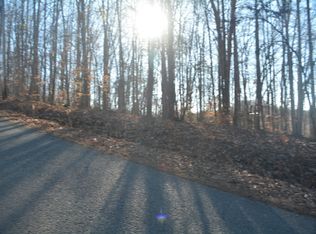 1174 Pine Hollow Rd, Jacksboro, TN 37757