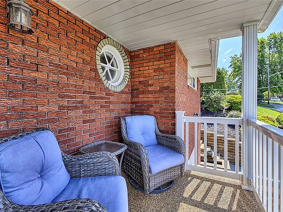 4th image of 25 Lynn Lee Dr